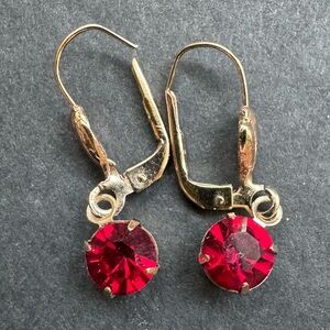 Elegant Gold tone and Red crystal Drop Earrings.